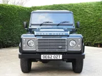 Used Land Rover Defender 122 HP (89 kW) 2013 Green Estate