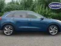 Begagnad Kia Niro 139 HK (102 kW) 2018 Blå SUV