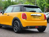 Usado Mini Cooper D Hatch 116 HP (85 kW) 2015 Laranja Citadino
