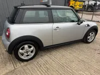 Usado Mini Cooper Hatch 2009 Plateado Utilitario
