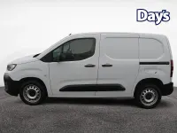 Second-hand Citroën Berlingo 100 CP (73 kW) 2024 Alb Monovolum