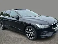 Begagnad Volvo V60 Momentum 190 HK (139 kW) 2019 Svart Kombi