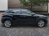 Second-hand Hyundai Kona SE 120 CP (88 kW) 2023 Negru SUV