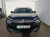 Begagnad Citroën e-C4 98 kW (134 HK) 2022 Svart Halvkombi