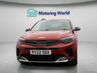 Usado Kia Stonic GT-Line 118 CV (86 kW) 2022 Rojo SUV