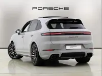 Used Porsche Cayenne 493 HP (362 kW) 2025 Grey SUV