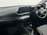 Używany Hyundai i20 SE 99 KM (72 kW) 2021 Biały Hatchback