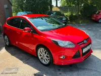 Used Ford Focus Zetec 125 HP (91 kW) 2013 Red Hatchback