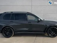 Używany BMW X7 M Sport 352 KM (258 kW) 2025 Biały SUV