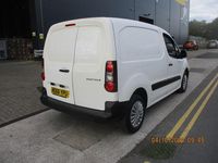 Used Peugeot Partner S 100 HP (73 kW) 2017 White MPV