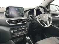 Used Hyundai Tucson SE 132 HP (97 kW) 2019 Red SUV
