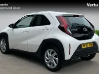 Used Toyota Aygo X PURE 72 HP (52 kW) 2023 Pure white (solid paint) SUV