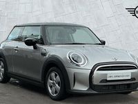 Usado Mini Cooper Classic 134 HP (98 kW) 2023 Prateado Citadino