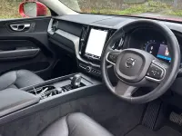 Used Volvo XC60 Core 250 HP (183 kW) 2023 Red SUV