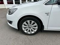 Used Vauxhall Astra S 165 HP (121 kW) 2013 White Estate