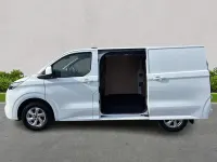 Usado Ford E-Transit Limited 100 kW (136 HP) 2025 Branco Van