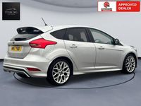Used Ford Focus ST-Line 120 HP (88 kW) 2017 Silver Hatchback