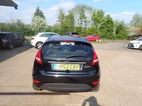 Usado Ford Fiesta Zetec 82 HP (60 kW) 2012 Preto Citadino