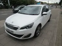 Używany Peugeot 308 Allure 2016 Biały Hatchback
