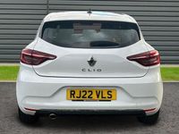 Used Renault Clio V SE 90 HP (66 kW) 2022 Hatchback