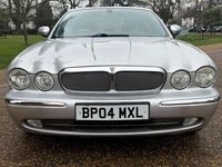 Używany Jaguar XJ6 SE 2004 Srebrny Sedan/Limuzyna