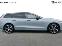 Begagnad Volvo V60 Plus 2025 Grå Kombi