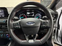 Used Ford Focus ST-Line 125 HP (91 kW) 2019 White Hatchback