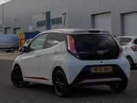 Begagnad Toyota Aygo x-press 2018 Vit Halvkombi