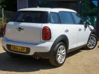Used Mini Cooper D 2015 White Hatchback
