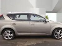 Usado Kia Ceed 113 HP (83 kW) 2010 Prateado Citadino