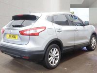 Used Nissan Qashqai Acenta 115 HP (84 kW) 2016 Silver SUV