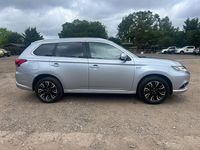 Used Mitsubishi Outlander 200 HP (147 kW) 2017 Silver SUV