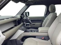 Used Land Rover Defender SE Dynamic 300 HP (220 kW) 2024 Pangea green Estate