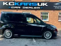 Second-hand Ford Transit Connect Limited 118 CP (86 kW) 2018 Negru Monovolum