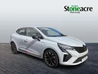 Usado Renault Clio V Techno 140 HP (102 kW) 2024 Cinzento Citadino