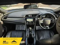 Used Honda Civic EX 129 HP (94 kW) 2018 White Hatchback