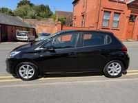 Gebraucht Peugeot 208 Active 82 PS (60 kW) 2017 Schwarz Kleinwagen