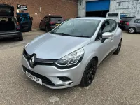 Używany Renault Clio IV Iconic 90 KM (66 kW) 2019 Srebrny Hatchback