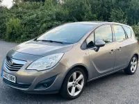 Used Vauxhall Meriva 2013 Brown MPV