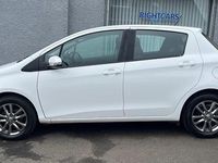 Begagnad Toyota Yaris 2014 Vit Halvkombi