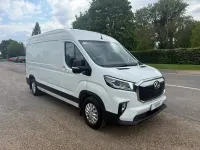 Usado Maxus V90 204 HP (150 kW) 2023 Branco Van