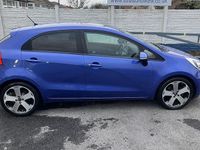 Used Kia Rio 109 HP (80 kW) 2014 Blue Hatchback