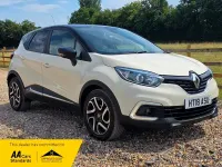 Used Renault Captur Iconic 90 HP (66 kW) 2018 Black/cream SUV