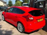 Used Ford Focus Zetec 125 HP (91 kW) 2013 Red Hatchback