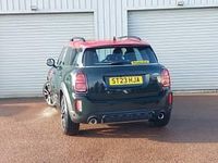 Begagnad Mini John Cooper Works Premium 306 HK (225 kW) 2023 Grön Halvkombi