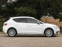 Used Seat Leon SE Dynamic 130 HP (95 kW) 2020 White Hatchback