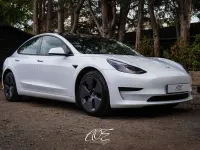 Used Tesla Model 3 Standard Range Plus 366 kW (498 HP) 2021 White Sedan