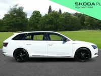 Usado Skoda Superb SportLine 187 HP (137 kW) 2019 Branco Carrinha