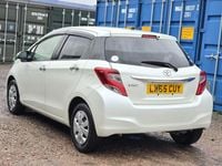 Used Toyota Yaris Multidrive S 99 HP (72 kW) 2015 White Hatchback