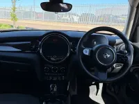 Usado Mini Cooper Classic 134 HP (98 kW) 2023 Preto Citadino